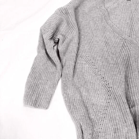 Express V-Neck Lightweight Knit Sweater | Gray | M - Picture 7 of 13